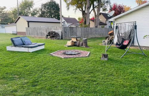 1 BR Cozy Apartment with Fire Pit Short walk to town - Foto 4