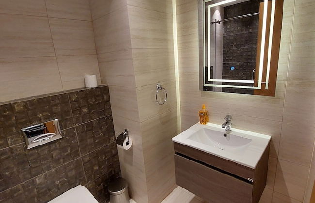 Luxury Furnished Apartment - Damac Tower - Foto 46