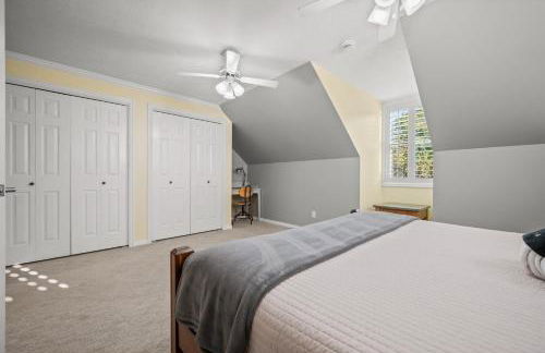 Hobbs Mill Ski Lodge Theater Games Dogs OK - Photo 31