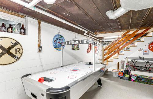 Fire Pit and Game Room Family Home in Marshall - Foto 28