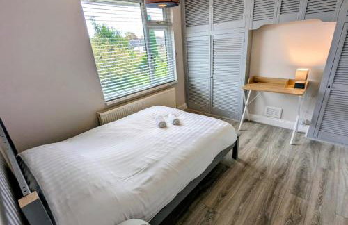 Recently renovated 4 bed home - Foto 17