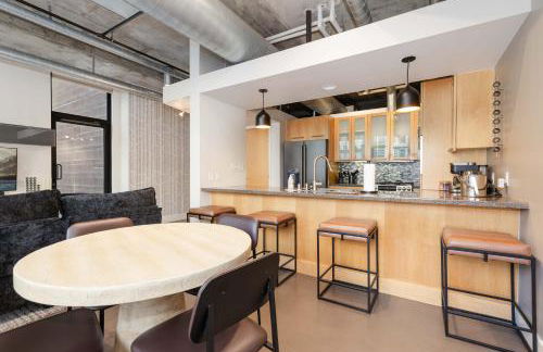 Union Station downtown and gameday retreat! - Foto 33