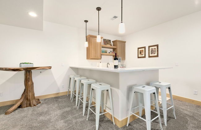 Lakeside Luxury - Hot Tub, Pool Table, and Views - Foto 11