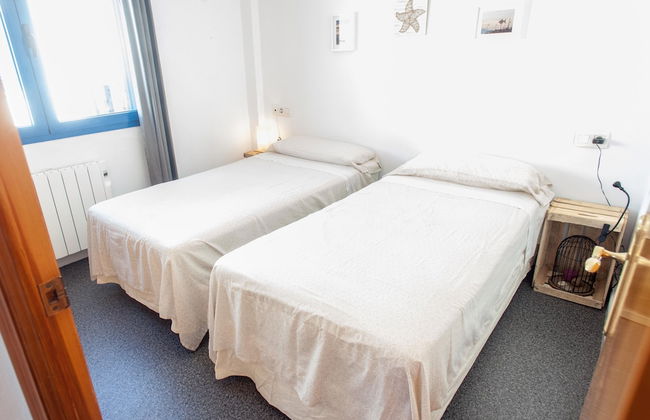 Beach House with Balcony and beach view - Photo 3