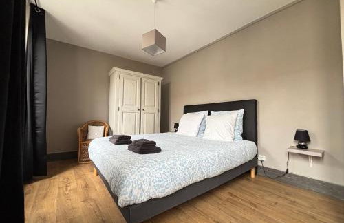 Embruns maison spacieuse rénovée 5 ch 3 sdb 2 WC belle terrasse aménagée barbecue à 250 m de la plage en plein centre d' Arromanches au coeur des plages du débarquement, proximité de Bayeux - Foto 34