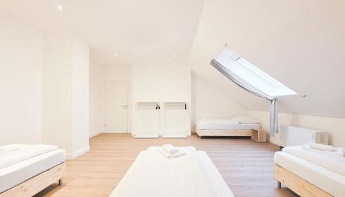 Tolstov Apartments - 5 Room Apartment - Balcony - Kitchen - Washing machine - next to Cologne - Foto 5