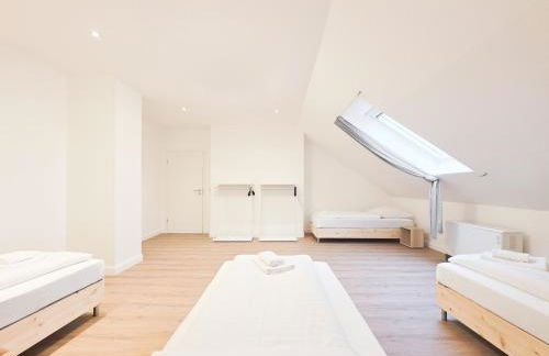 Tolstov Apartments - 5 Room Apartment - Balcony - Kitchen - Washing machine - next to Cologne - Foto 5