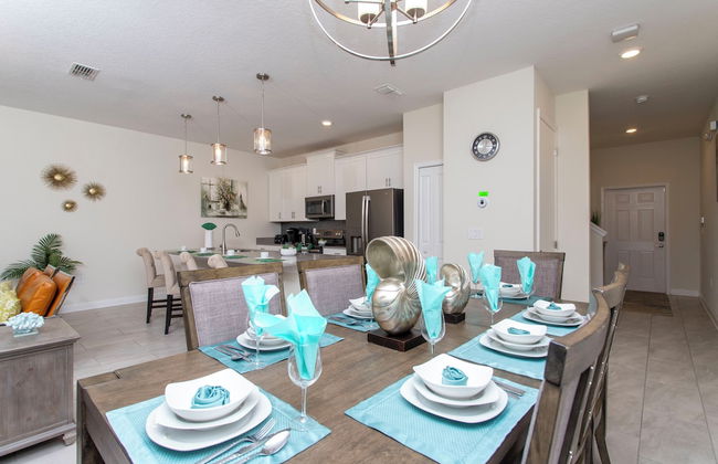 Luxurious Décor 4 Bd w/ Pool Close to Disney 4820 - Photo 35