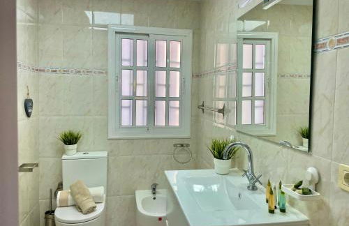 Las Brisas Penthouse by SunHousesCanarias - Foto 41