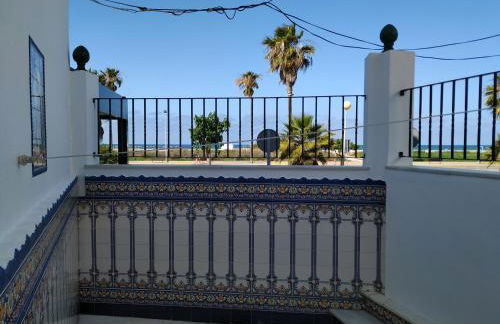 Apartamento primera linea de playa con gran patio, consultar disponibilidad de aparcamiento - Foto 19