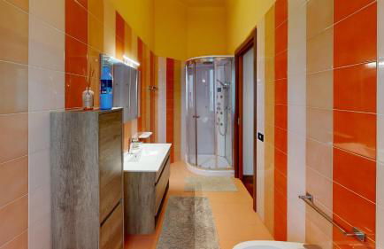 Wonderful downtown apartment-HD NETFLIX, KING-SIZE BED, two minutes' walk from metro - Foto 32