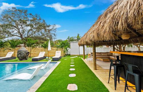 Bali Inspired home with Heated Pool, Sauna and Hot Tub! Close to Beach and Atlantic Ave - Photo 36