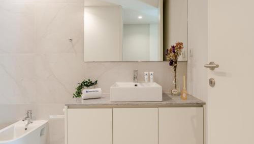 HostWise – Modern & Cozy Flat | Near the Beach - Foto 5, towels