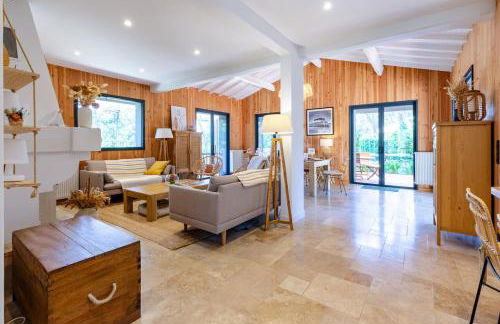 Luxury 6BR Villa with Heated Pool, Playground, Garden - Foto 11