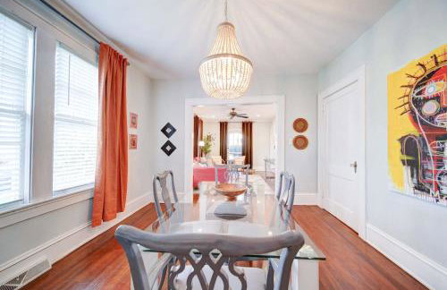 Retro 1BR in Elizabeth with Porch & Eclectic Design - Foto 12