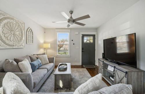 East Nashville Sweetie Near to Downtown 2 Bed 2 Bath with Fenced Yard 30 or more Days by SkyRun Nashville - Foto 38