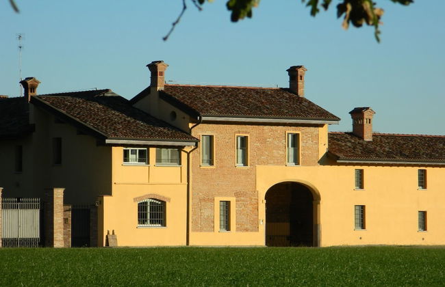 Agriturismo Cascina Pezzolo - Foto 1