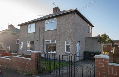 Modern - 2 Bed - Free Parking- by Holiday Homes - Foto 21