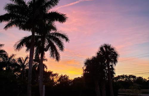 Poolfront Cottage Near Beach with Full Kitchen! - Foto 7