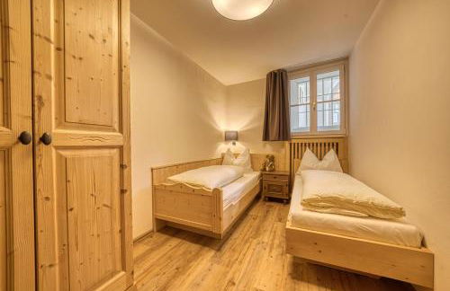 Kreuzwegerhof Nals - Historic Nature Stay with Pool near Meran & Bozen - Photo 38