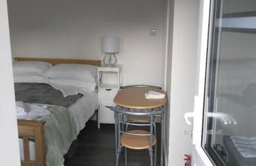 Cosy Garden Studio Room Minimum two night booking - Foto 1