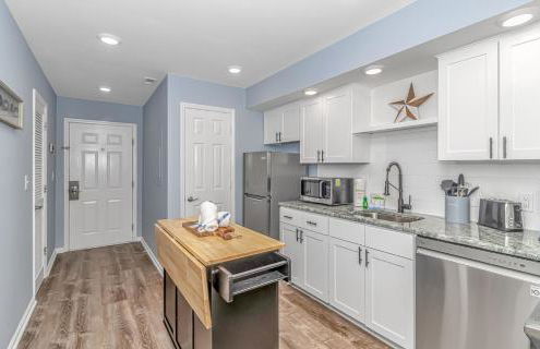 Fully Renovated First Floor Condo! Cypress Bay J-2 - Foto 9