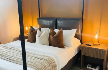 Luxurious Hidden Gem - Downtown Access - Balcony - Foto 15