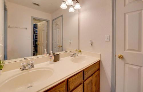 13 Mi to Dtwn McKinney! Family Getaway with Pool - Photo 24