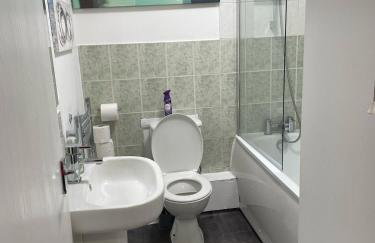 Newly Refurbished Home fit for to 7 family members, Groups, Contractors Centre of Bradley Stoke - Foto 17