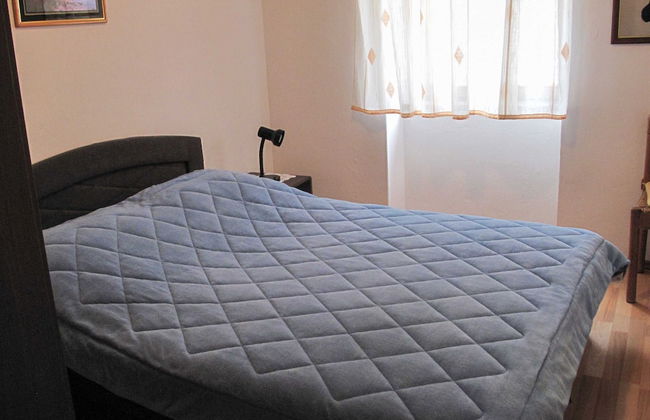 Bright and Modern: Fully Furnished Krk Apartments With Private Parking - Foto 2