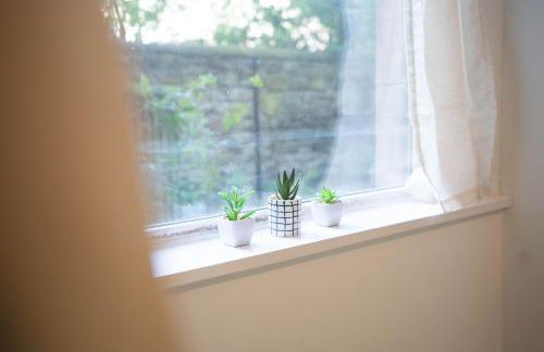 Stylish Apartment in Edinburgh 5 beds 3 Bedrooms - Photo 19