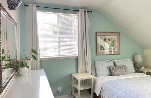 Sunlit Surf House 4BR Downtown Walk to beach - Foto 9