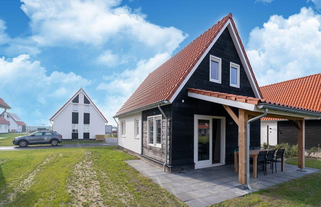 Luxurious Holiday Home With Parking - Photo 40