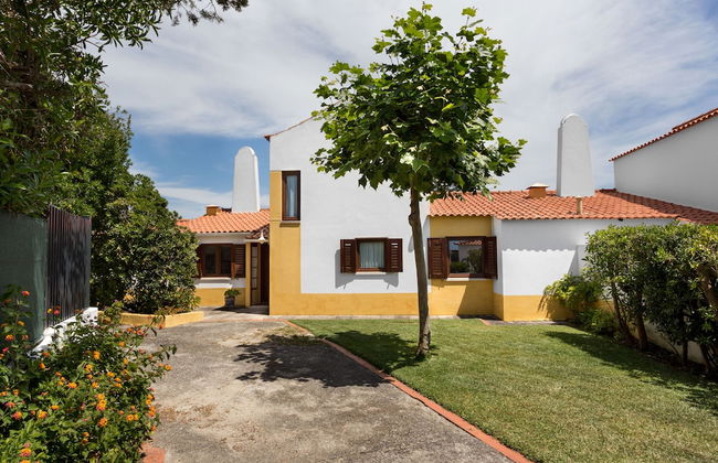 JOIVY 3-BR Cottage w/Terrace & Garden in Colares - Foto 41