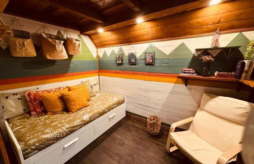 Luxurious European Chalet in the Forest with Riverview - Foto 2