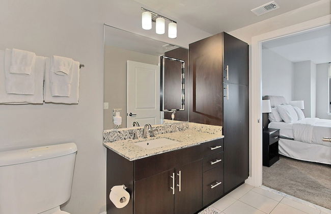 Modern getaway in Reston 2 bedroom - Photo 7
