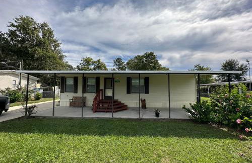 Waterfront Canal in Satsuma Florida - Foto 11