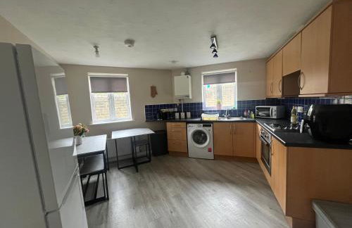 Oberon's Rest - Spacious 2 Bed Home perfect for Contractors & Families near Shipley, Bradford - Foto 5