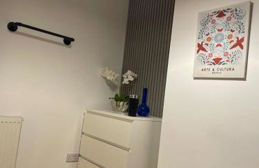 Victorian red-brick home in picturesque market town - Photo 13