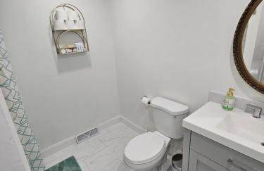 Modern 4BR Near Six Flags & Naval Base - Foto 35