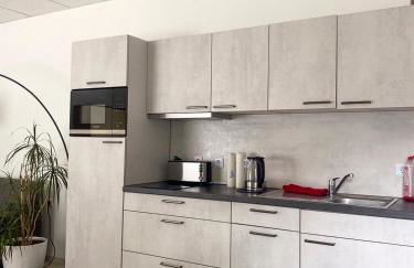 Große & voll ausgestattete Apartments, Studios, Doppelzimmer, Workspace, Parkplatz, Netflix, Prime & schnelles Wifi in ruhiger Lage mit Garten - Foto 36