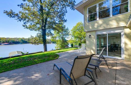 Spacious Kentucky Lake Escape with Dock and Views - Foto 33