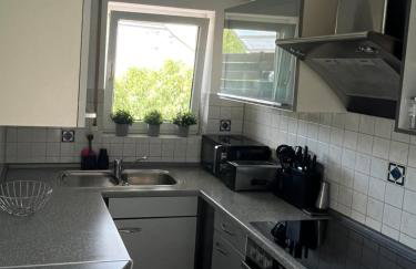 Design-Terrasse-7 Personen-Netflix-Garage-Seenah - Foto 13