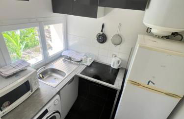 Renovated Gem 15 mins train to Paris - Foto 7