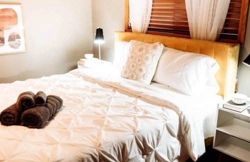 Spacious Five-Bedroom Bliss - Foto 48