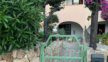 Casa Souad, a cheerful and charming beach view 2 bedroom house and free parking - Foto 2