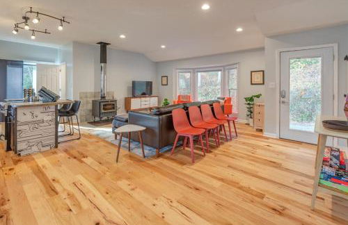 Majestic - Modern Cabin, Hot Tub, & Game Room! - Foto 6