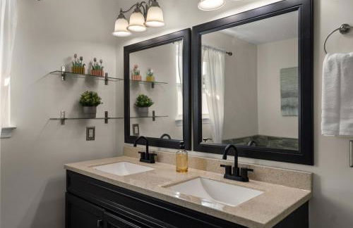 5 BedRooms Family retreat with GameRoom Near DC & Qunatico - Photo 37