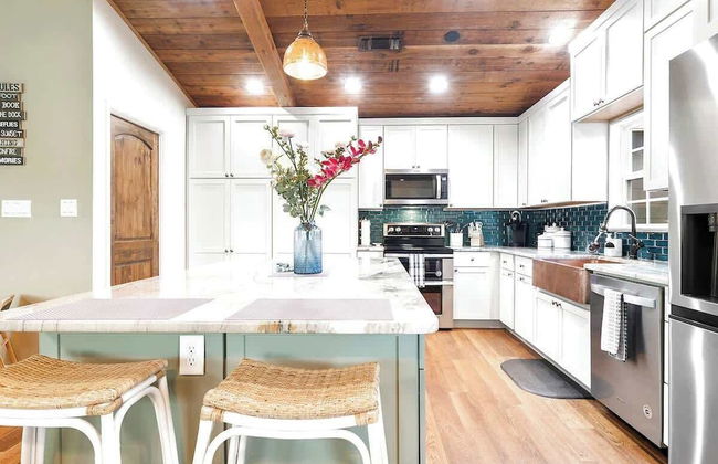 Luxury on Lake LBJ With Hot Tub Firepit & Boat Slip - Foto 18