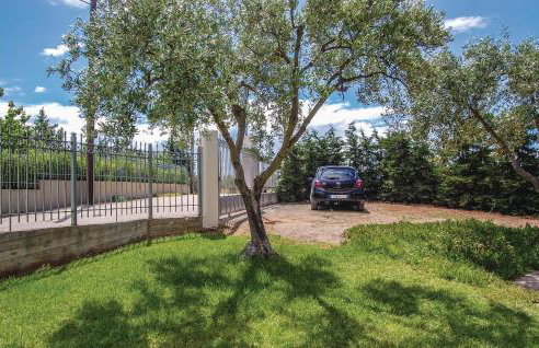 Two-Bedroom Holiday Home In Livanates - Foto 10